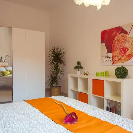 Apartamento Via Breda 120 *